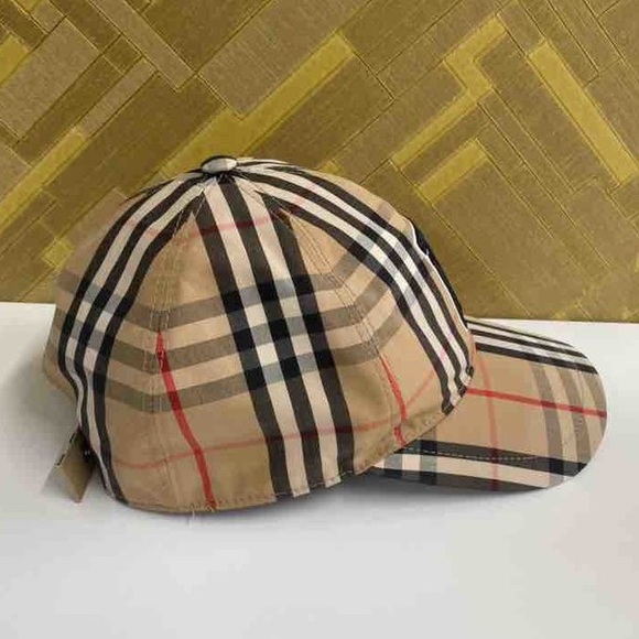 Burberry hat medium pre-loved - Picture 4 of 14